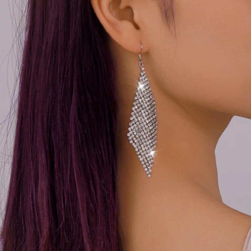 FLUID CHAIN DIAMOND EARRINGS NWOT